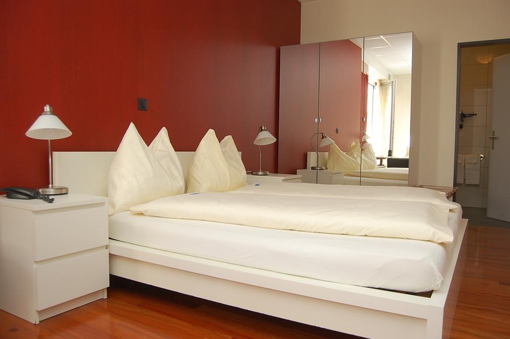 Hotel Sursee Szoba fotó